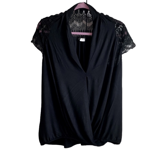 VENUS Tops - 🌟VENUS Lace Short Sleeve Faux Wrap Blouse - Sz XL